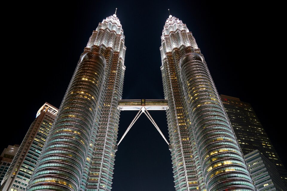 Structure sky great