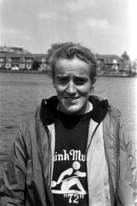 Een van de deelnemende kanovaarders, Bestanddeelnr 925-6613