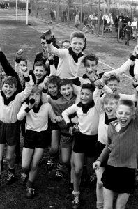 Eerste schoolvoetbalmiddag in Amsterdam, 9-1 voor de St Fransiscusschool, Bestanddeelnr 915-0355
