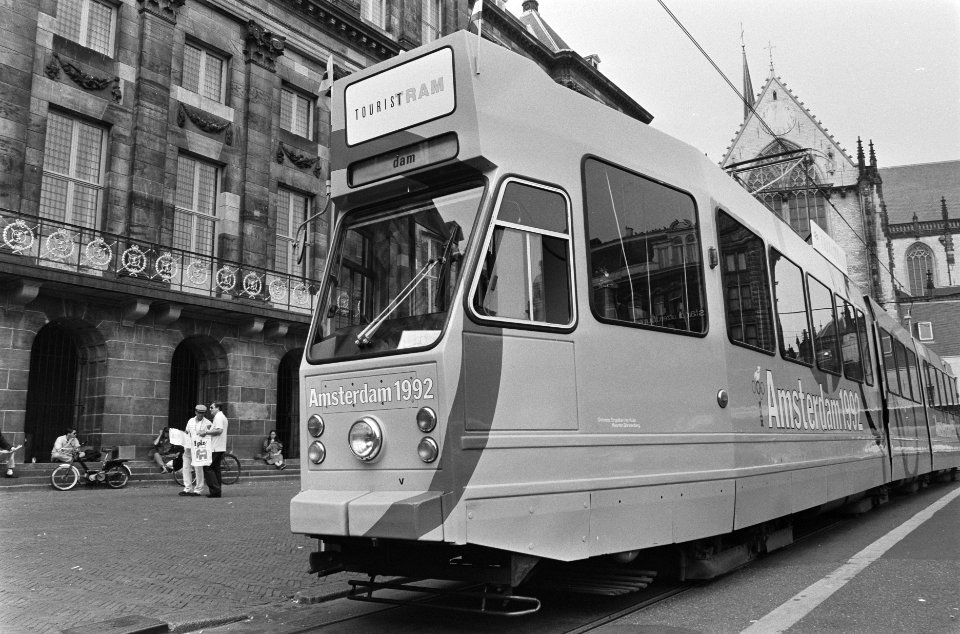 Eerste touristtram op de Dam in Amsterdam, Bestanddeelnr 933-7128