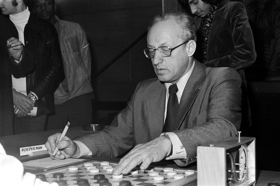 Eerste ronde Suiker Damtoernooi , Amsterdam Koeperman (USSR), kop, Bestanddeelnr 928-3305