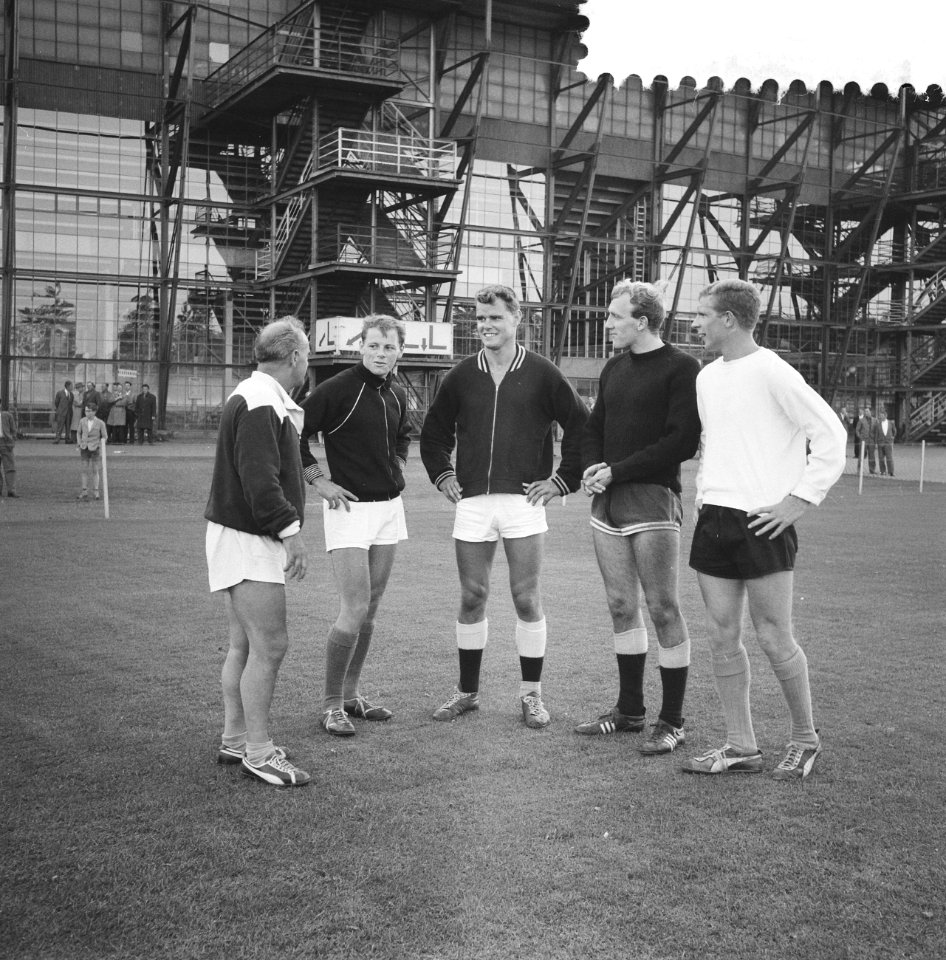 Eerste training van Feyenoord trainer Franz Fuchs, Gerard Pummy Bergholtz, Fr, Bestanddeelnr 912-8197