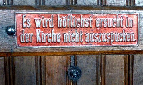 Eferding Pfarrkirche - Spuckverbot
