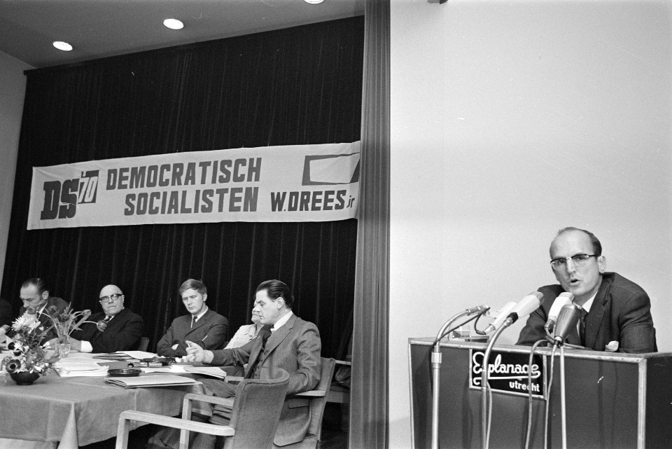 Eerste verkiezingsvergadering DS70 in Utrecht W. Drees jr. aan het woord, Bestanddeelnr 924-2639
