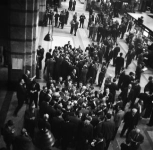 Effectenbeurs na revaluatie, Bestanddeelnr 912-1932