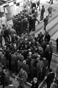 Effectenbeurs te Amsterdam, Philips hoek, drukte, Bestanddeelnr 924-8284
