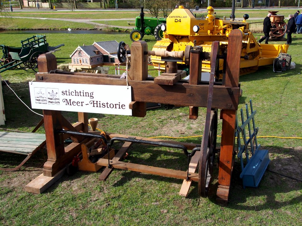 Eersteling Ambachten dag 2013, very old Wood Lathes