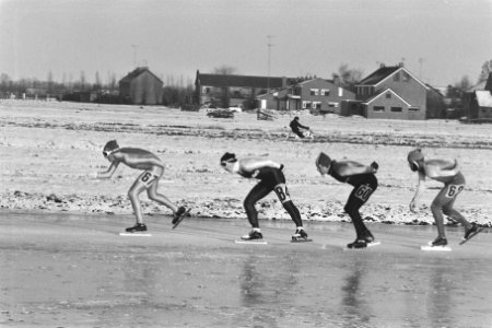 Eerste schaatsmarathon op natuurijs dit jaar te Polsbroek, Bestanddeelnr 933-8579