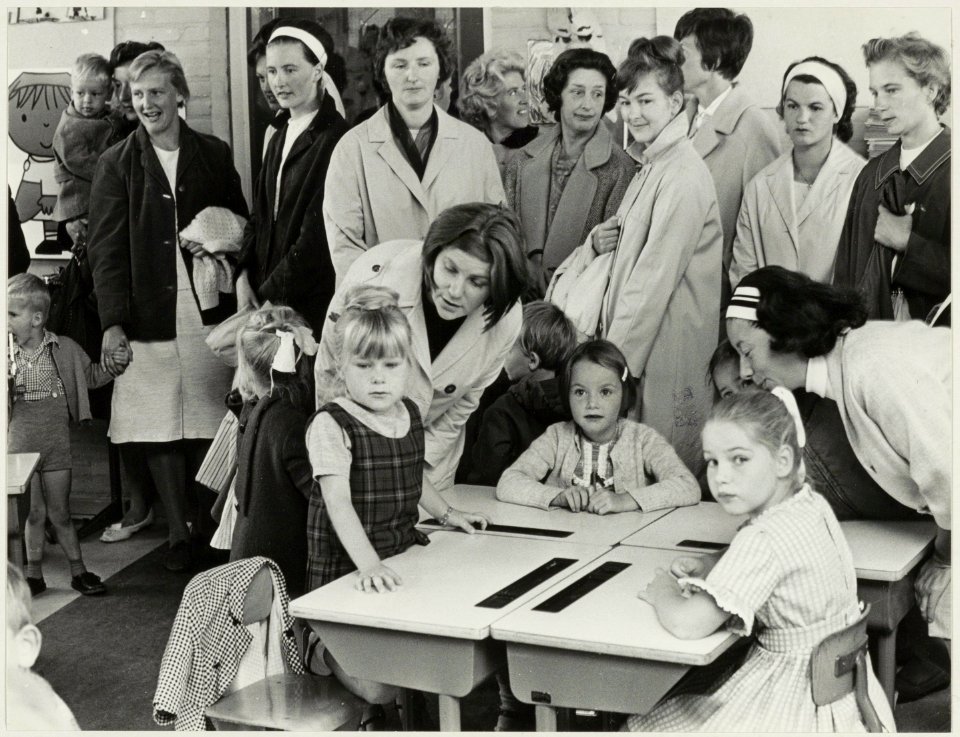 Eerste schooldag op kleuterschool Pinkeltje aan de Frankrijklaan 2, NL-HlmNHA 54012175