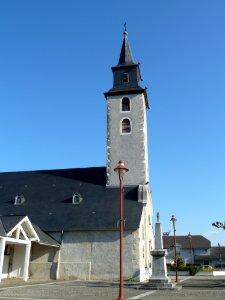 Eglise de Denguin vue 2