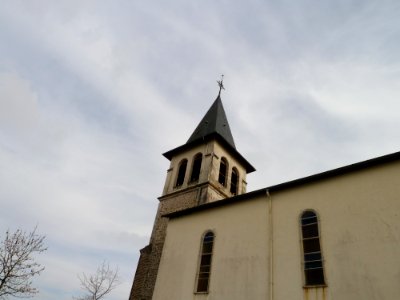 Eglise de Lasclaveries vue 2