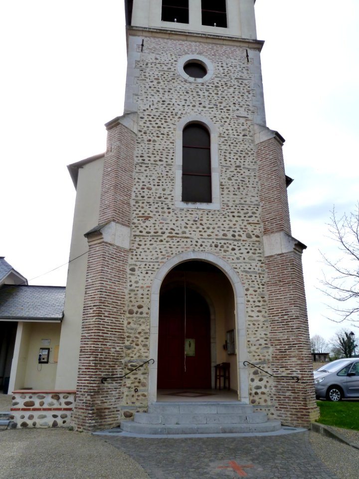 Eglise de Lasclaveries vue 4
