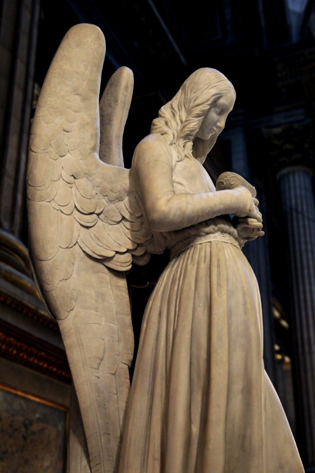 Eglise de la Madeleine Bénitier Antonin Moine Ange navette 1 27102018