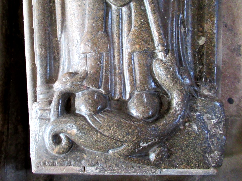 Effigy of abbot, Peterborough Cathedral 02