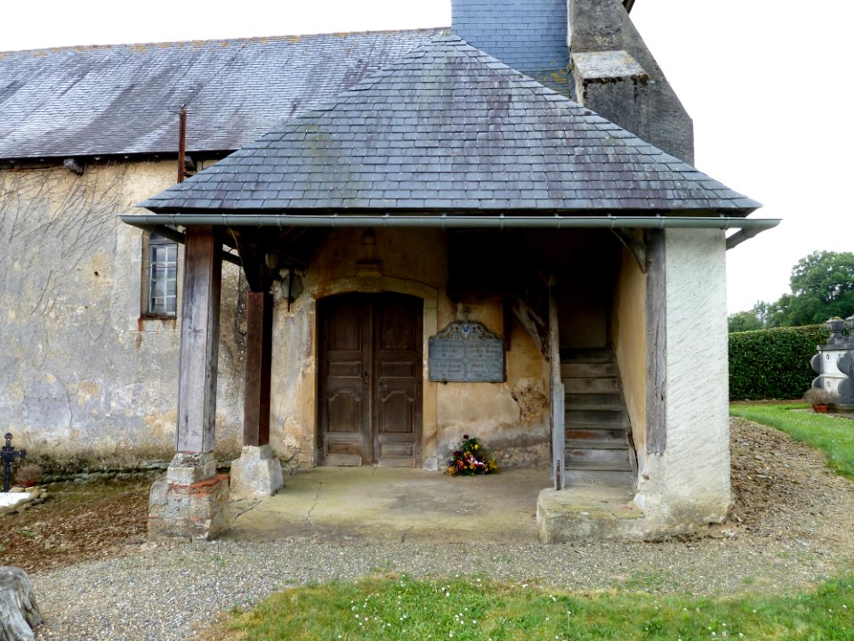 Eglise de Bassillon-Vauzé vue 4