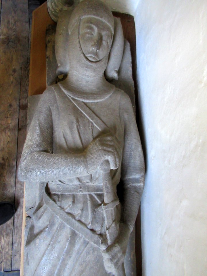 Effigy of knight, St John, Danbury