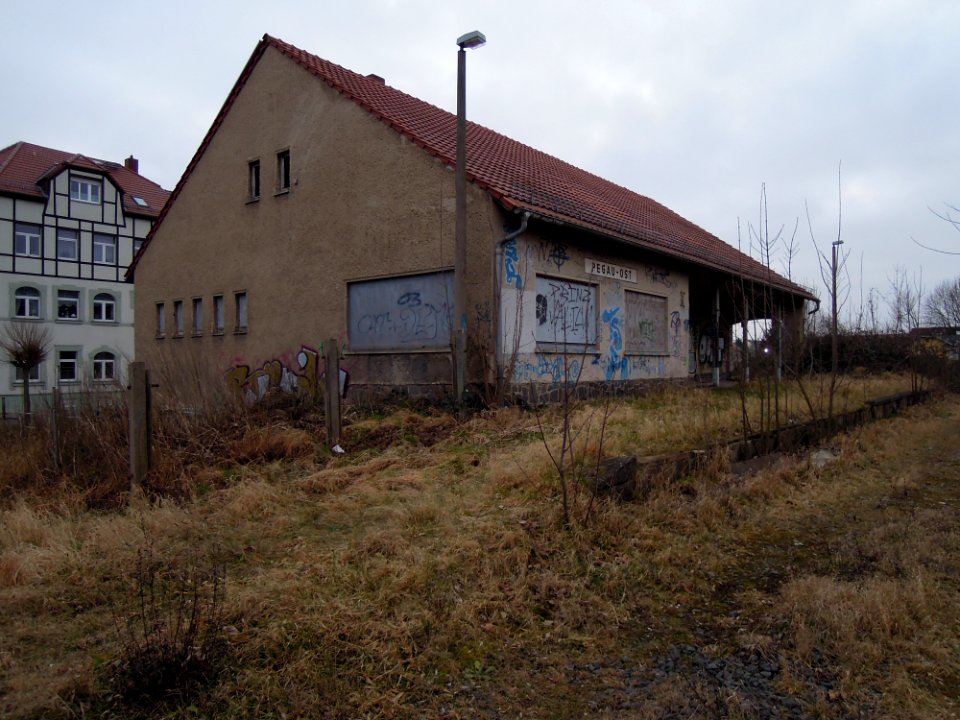 Ehemaliger Bahnhof Pegau Ost closeup 2015