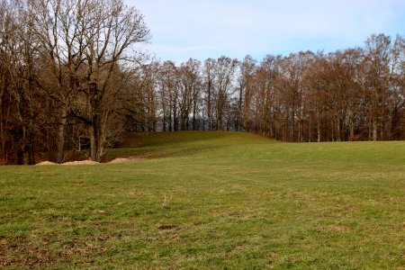 Ehemalige Befestigung am Eibenwald Plateau