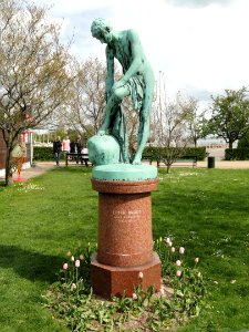 Efter badet by Carl Aarsleff - Langelinie, Copenhagen - DSC07218