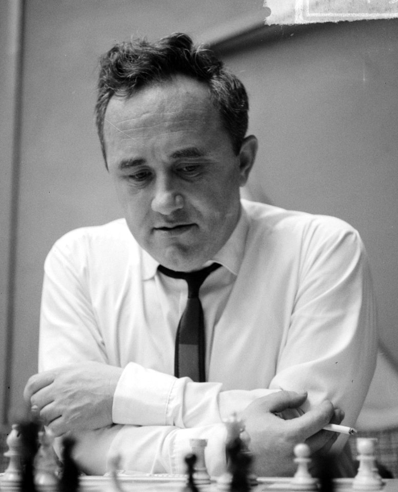 Efim Geller, 1965 (cropped)