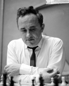 Efim Geller, 1965 (cropped)