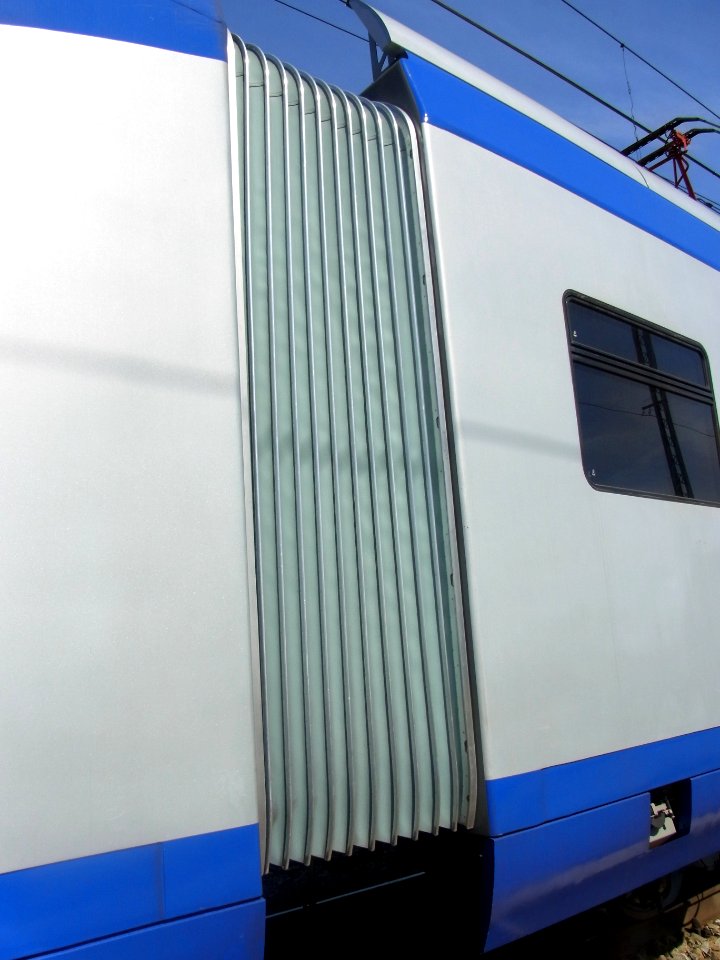 EG2Tv-001 gangway closed