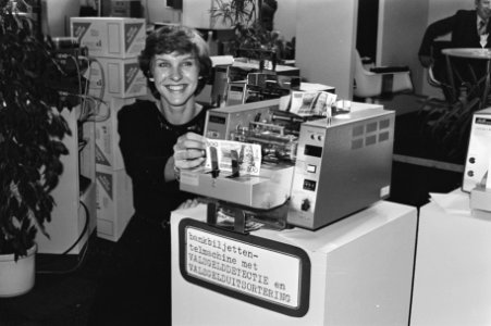 Efficiency Beurs 1980 in RAI in Amsterdam geopend door VNO-voorzitter Van Veen ,, Bestanddeelnr 931-0835