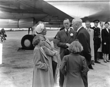 Eerste KLM vlucht naar Canada. Koninklijke familie, Bestanddeelnr 903-4047