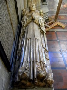 Effigy of William II Canynges in canonical vestments, St Mary Redcliffe, Bristol, UK - 20101015 (full)