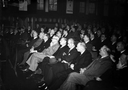 Efficiency-congres in Indisch Instituut in Amsterdam, Bestanddeelnr 902-4761