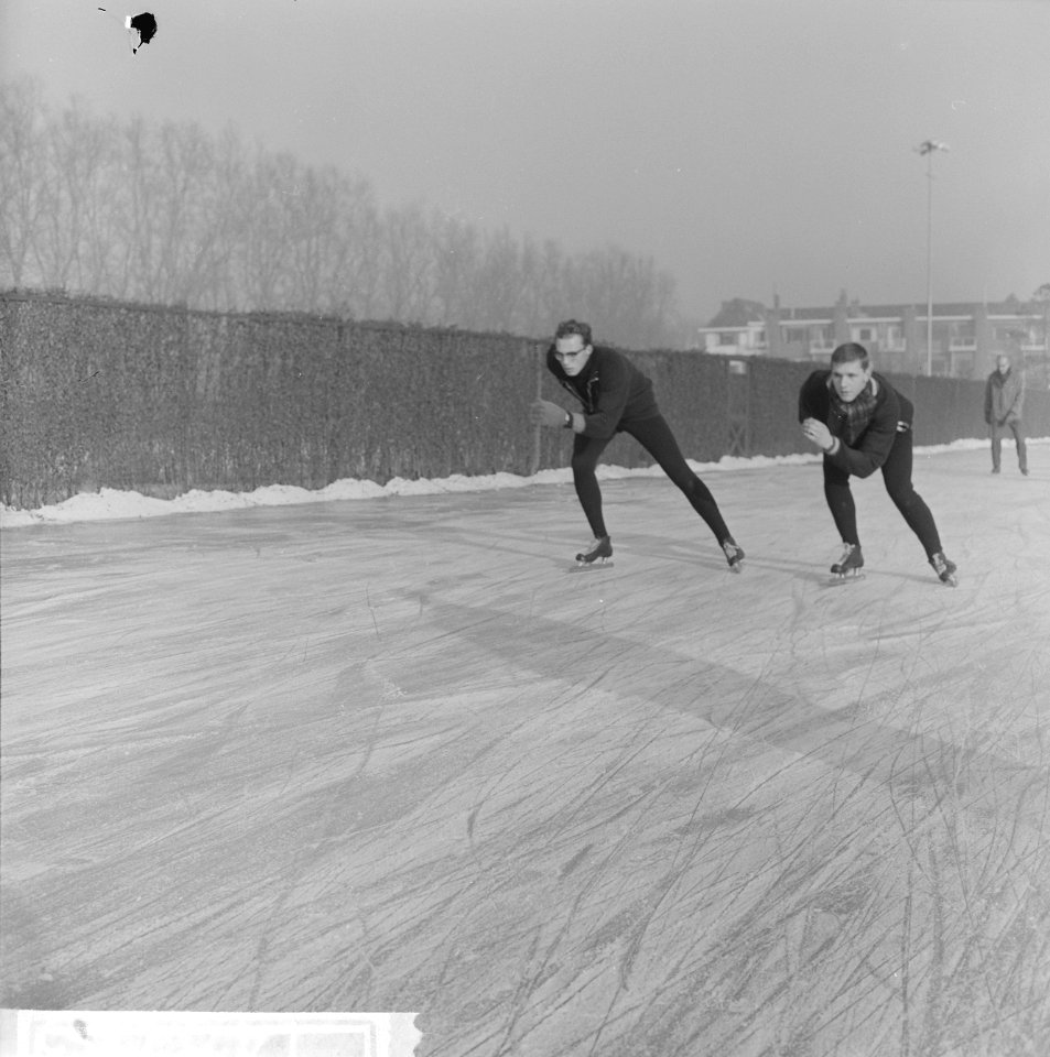 Eerste langebaan wedstrijden te Den Haag , rechts A. Boers , rechts T. Wijngaard, Bestanddeelnr 914-5763