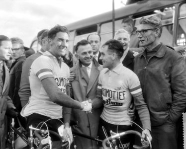 Eerste rit om het kampioenschap van Nederland wielrennen op de weg te Beek(L.), , Bestanddeelnr 910-3087