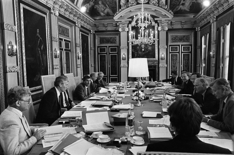 Eerste ministerraadsvergadering van Kabinet Lubbers II in Trevezaal in Den Haag, Bestanddeelnr 933-7119