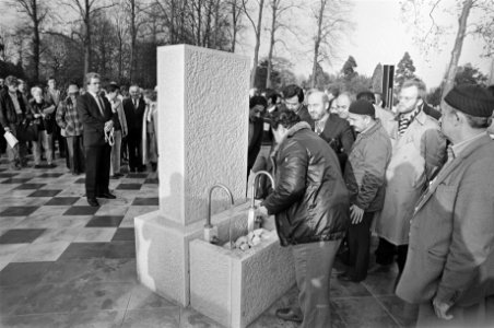 Eerste officiele Islamitische begraafplaats in gebruik gesteld door staatssecret, Bestanddeelnr 933-1452