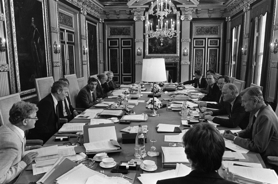 Eerste ministerraadsvergadering van Kabinet Lubbers II in Trevezaal in Den Haag , Bestanddeelnr 933-7121