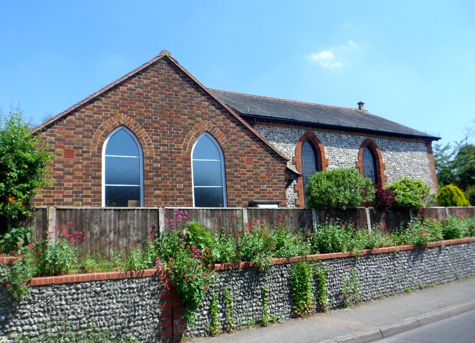 Effingham Methodist Church, Chapel Hill, Effingham (May 2014) (1)