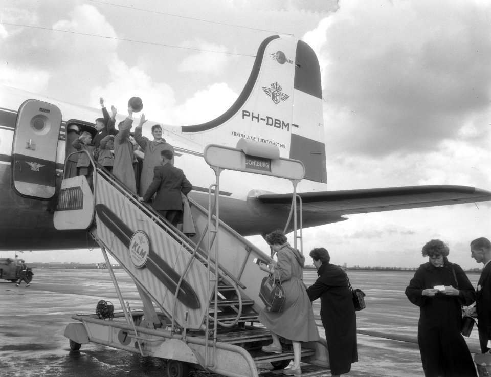 Eerste KLM Emigratievlucht naar Zuid Amerika, Bestanddeelnr 906-8075