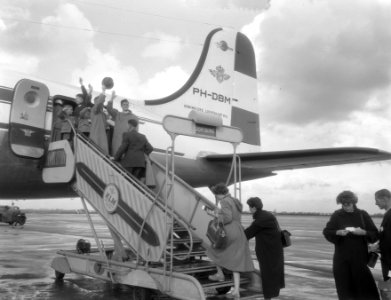 Eerste KLM Emigratievlucht naar Zuid Amerika, Bestanddeelnr 906-8075