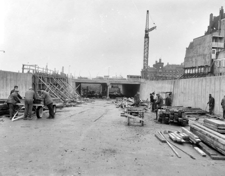 Eerste kunstwerk in het trace van IJ-tunnel zal worden geopend door Wethouder De, Bestanddeelnr 918-2394