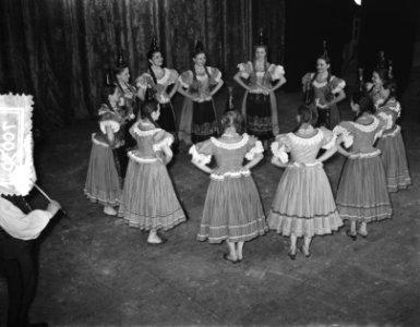 Eerste repetitie Hongaarse dansgroep in Amsterdam, Bestanddeelnr 907-0030