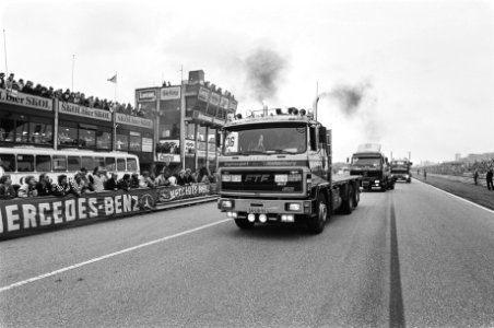 Eerste races met trucks op het circuit van Zandvoort om h Nederlandse kampioensc, Bestanddeelnr 931-5860