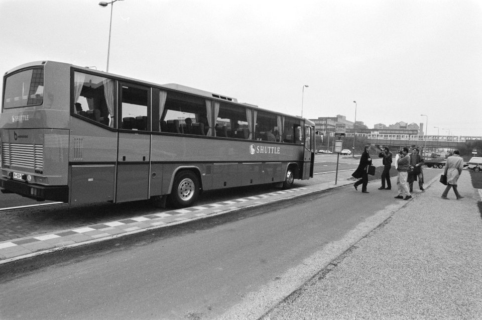 Eerste rit Shuttlebus in Amsterdam Zuid Oost, Bestanddeelnr 934-2264