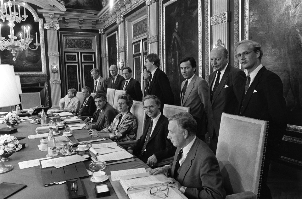 Eerste ministerraadsvergadering van Kabinet Lubbers II in Trevezaal in Den Haag , Bestanddeelnr 933-7120