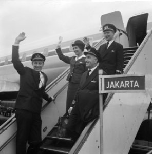 Eerste KLM-machine weer naar Djakarta vanaf Schiphol vertrokken, Bestanddeelnr 915-1226