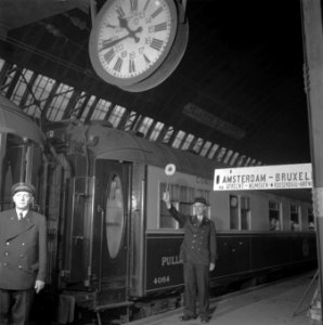 Eerste Pullman trein naar Brussel, Bestanddeelnr 901-2110