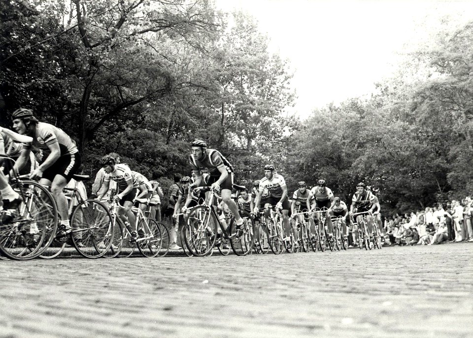 Eerste Ronde Kopje van Bloemendaal, winnaar werd de Haarlemmer Jan van Wijk. Aangekocht in 1985 van United Photos de Boer bv. - Negatiefnummer 24283 k 9 a. - Gepubliceerd in het Haarlems Dagblad van 1