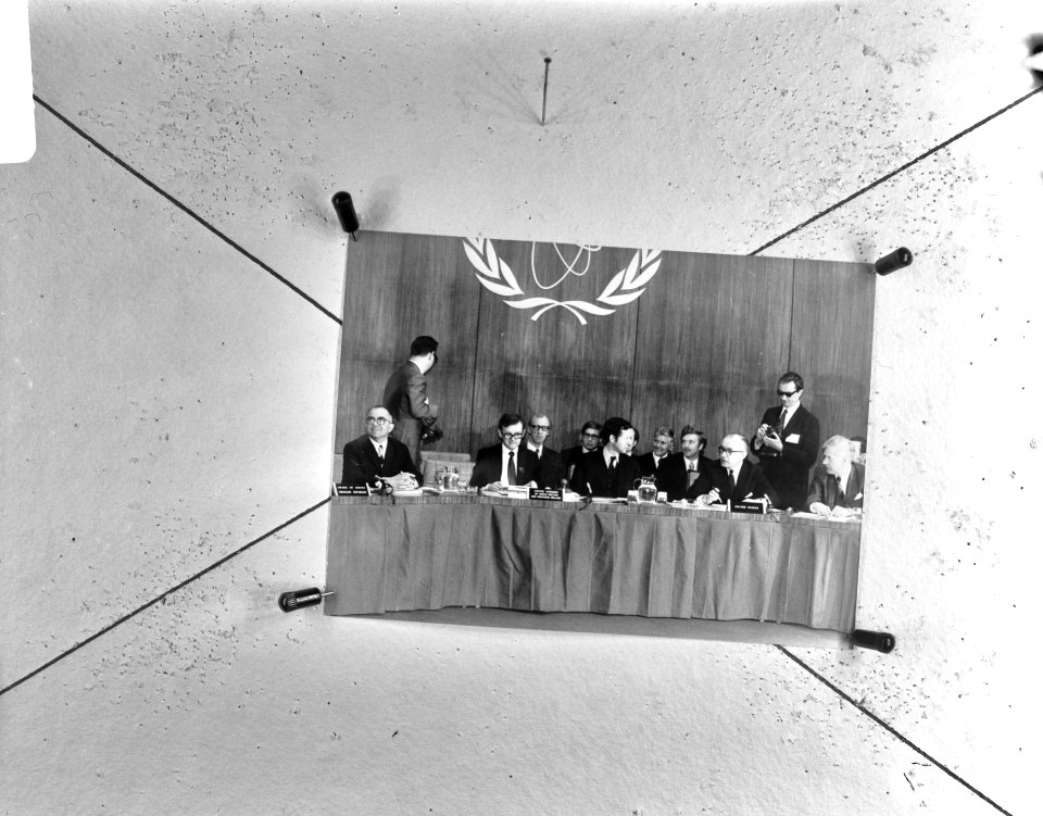 Eerste plenaire zitting van afgevaardigden NAVO en Warschaupact over troepenverm, Bestanddeelnr 926-4144