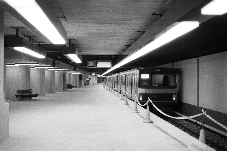 Eerste metrotreinen op station CS, Bestanddeelnr 931-0192