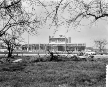 Eerste Nederlandse restaurant langs een autosnelweg Arnhem-Utrecht (A12) bij Bu…, Bestanddeelnr 910-2687