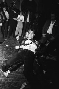 Eerste Nederlandse Punkfestival in Paradiso Amsterdam punkers tijdens festiva, Bestanddeelnr 929-5809